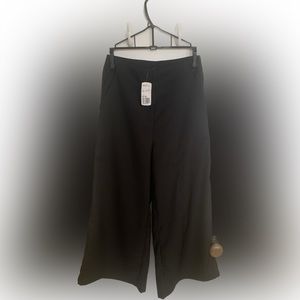 Black Forever 21 wide leg black pants - NWT - size S